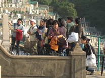 Guided tour to Pok Fu Lam Road Cemetery